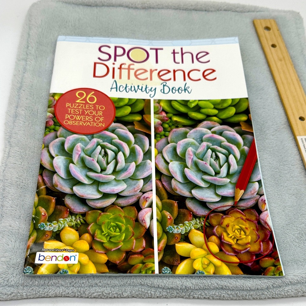 SPOT THE DIFFERENCE ACTIVITY BOOK 26 Puzzles-Tear & Share Pages
